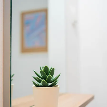 Ultracentral Dreamland 3 Bdrm *