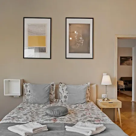 Apartment Ultracentral Dreamland 3 Bdrm Bucharest