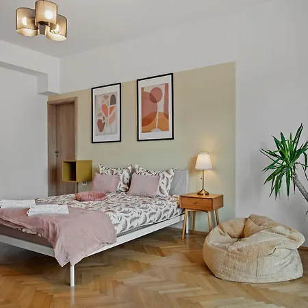 Ultracentral Dreamland 3 Bdrm *