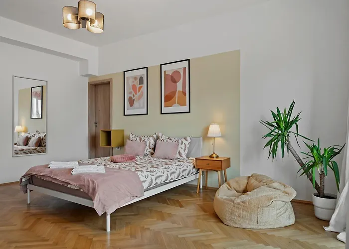 Ultracentral Dreamland 3 Bdrm *