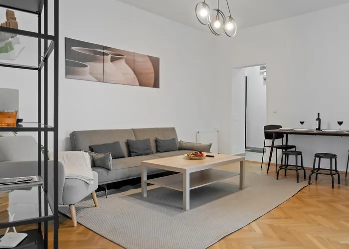 Ultracentral Dreamland 3 Bdrm * בוקרשט