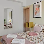 Ultracentral Dreamland 3 Bdrm Бухарест