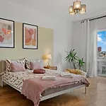 Апартаменти Ultracentral Dreamland 3 Bdrm