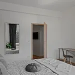 Ultracentral Dreamland 3 Bdrm Апартаменти
