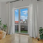 Апартаменти Ultracentral Dreamland 3 Bdrm