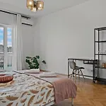 Ultracentral Dreamland 3 Bdrm Апартаменти Бухарест