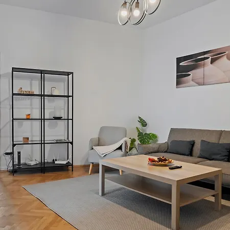 Апартаменти Ultracentral Dreamland 3 Bdrm Бухарест