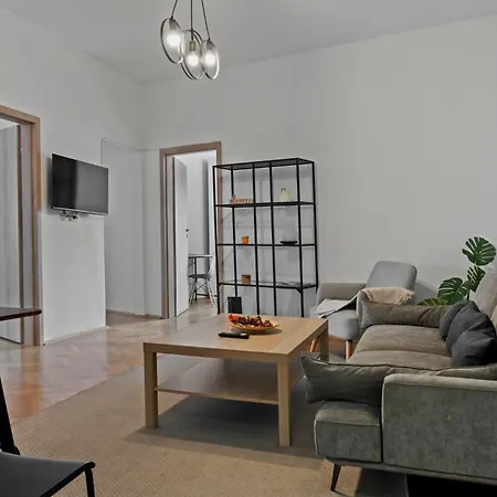 Ultracentral Dreamland 3 Bdrm Бухарест