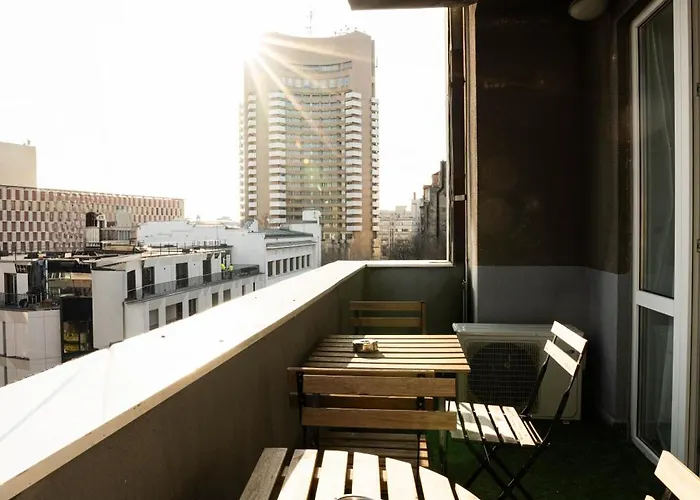Ultracentral Dreamland 3 Bdrm * Bükreş