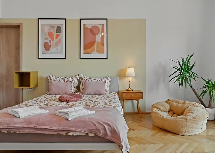 Ultracentral Dreamland 3 Bdrm Daire *