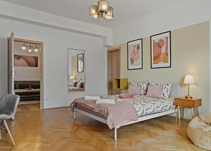 Ultracentral Dreamland 3 Bdrm Daire *